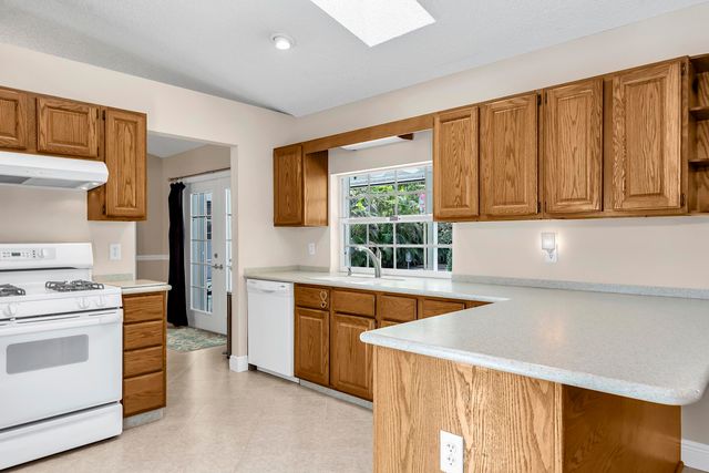 355 S 86th Ter S S, West Palm Beach, FL 33411