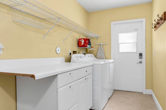 355 S 86th Ter S S, West Palm Beach, FL 33411