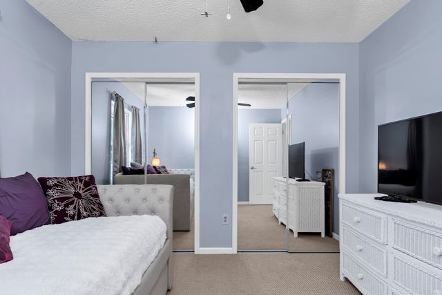 355 S 86th Ter S S, West Palm Beach, FL 33411