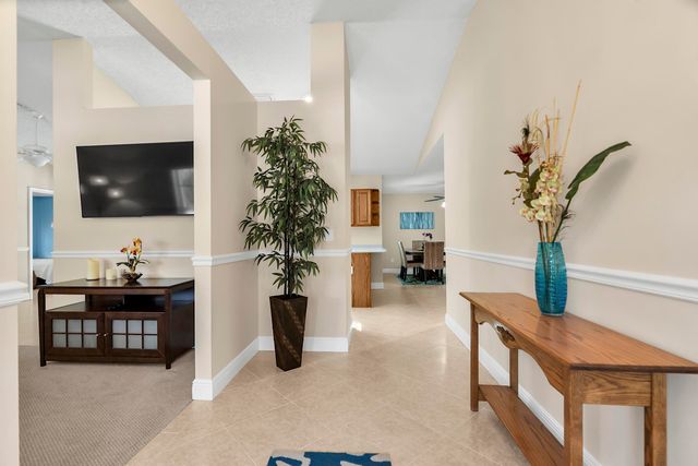 355 S 86th Ter S S, West Palm Beach, FL 33411