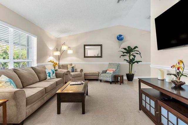 355 S 86th Ter S S, West Palm Beach, FL 33411