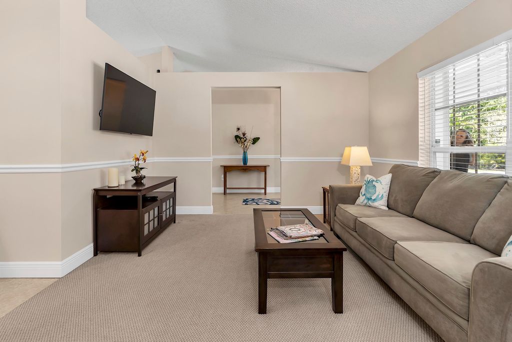 Image 10 of property listing at 355 86th Terrace S, West Palm Beach, FL 33411