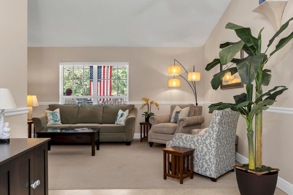 Image 12 of property listing at 355 86th Terrace S, West Palm Beach, FL 33411