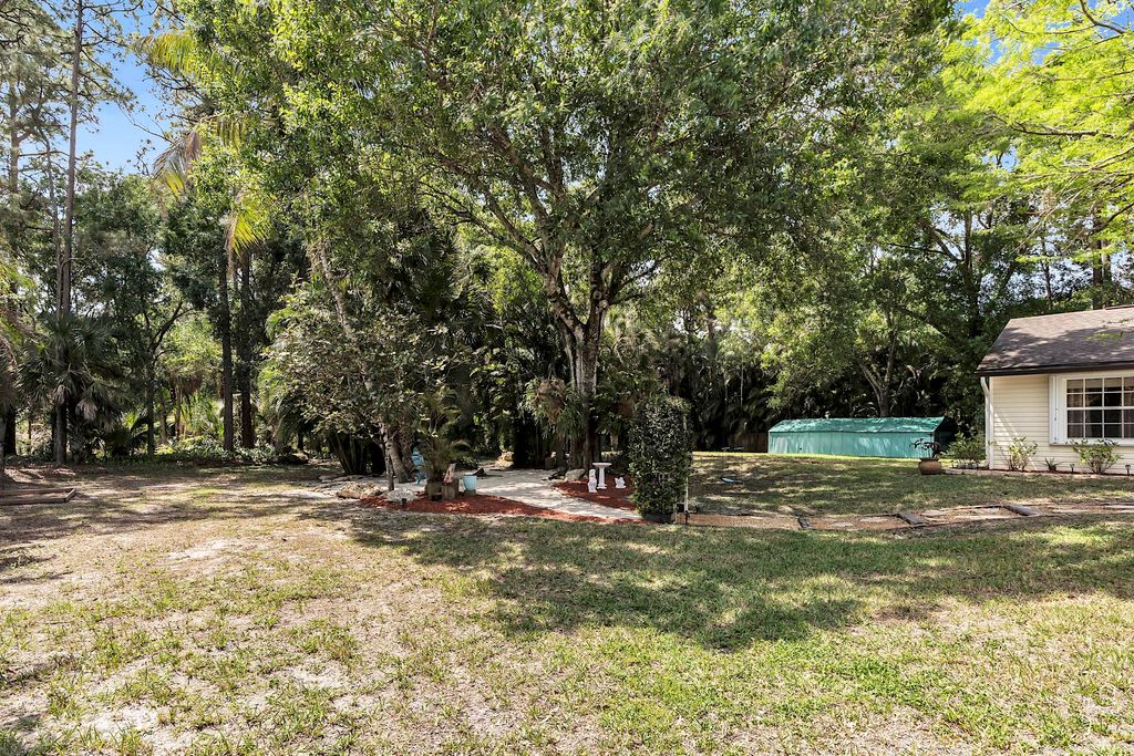 Image 39 of property listing at 355 86th Terrace S, West Palm Beach, FL 33411