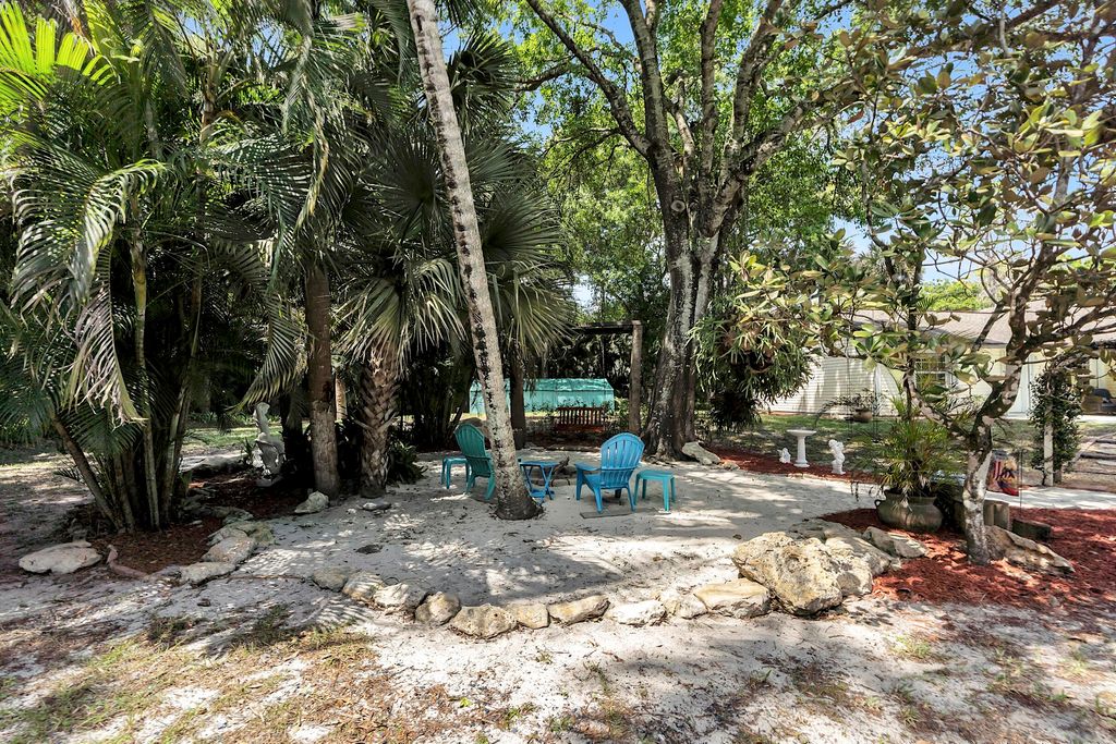 Image 40 of property listing at 355 86th Terrace S, West Palm Beach, FL 33411