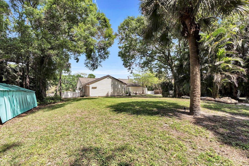 Image 42 of property listing at 355 86th Terrace S, West Palm Beach, FL 33411