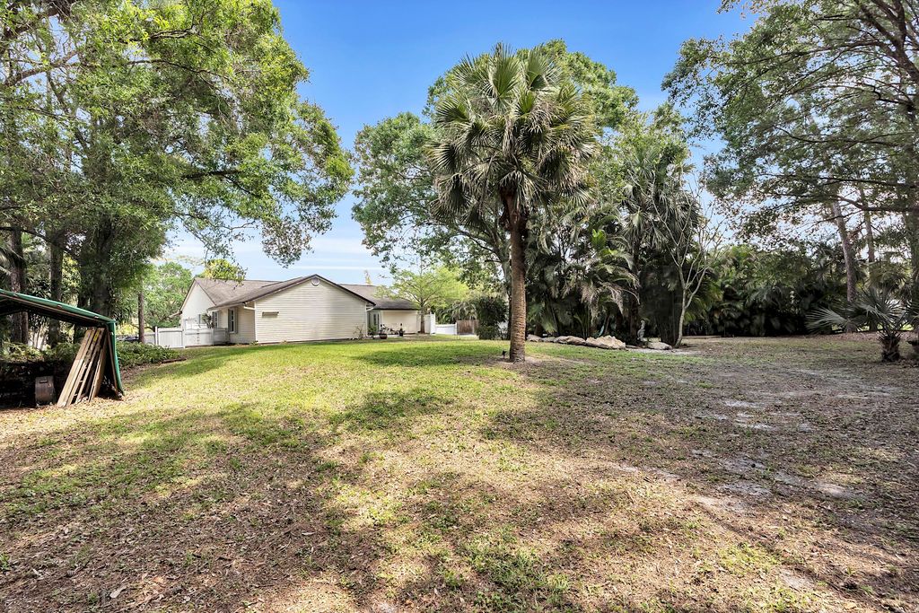 Image 43 of property listing at 355 86th Terrace S, West Palm Beach, FL 33411