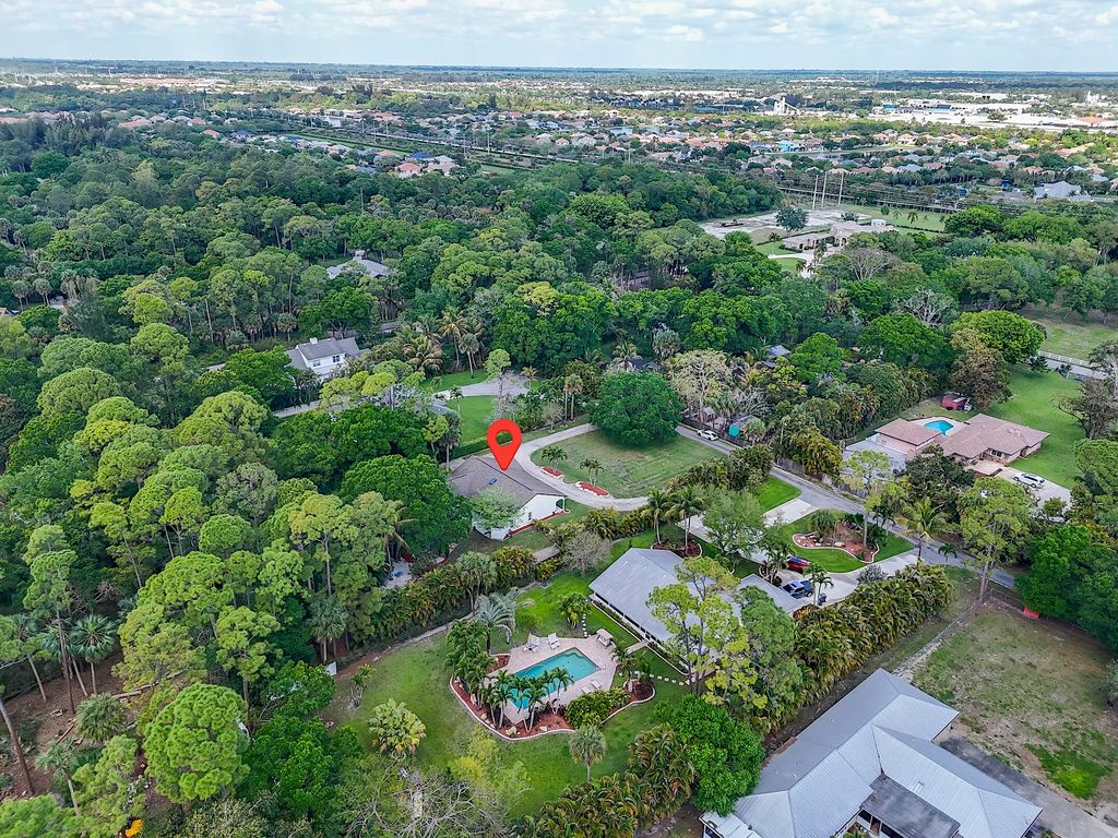 Image 47 of property listing at 355 86th Terrace S, West Palm Beach, FL 33411