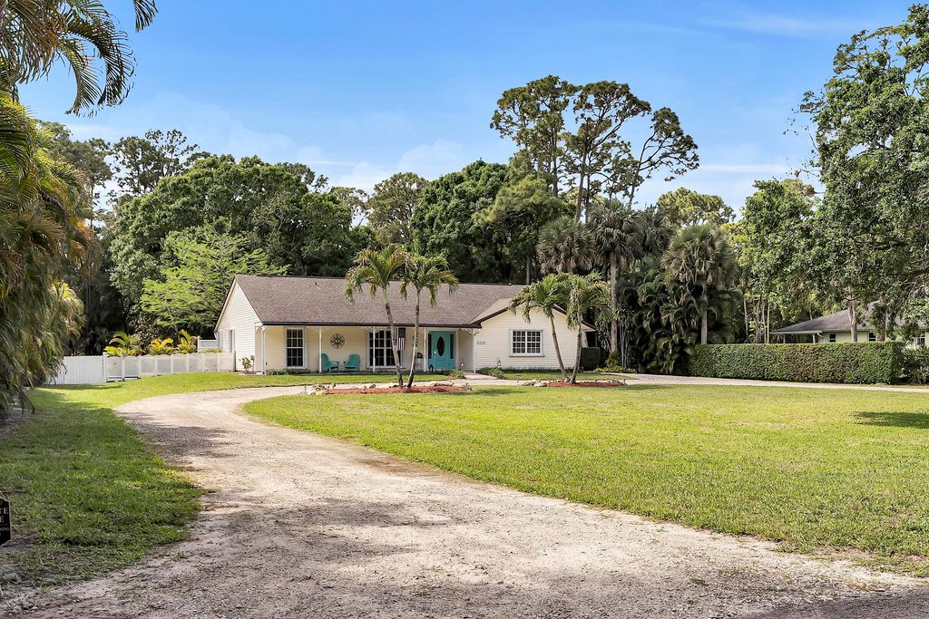 Image 5 of property listing at 355 86th Terrace S, West Palm Beach, FL 33411