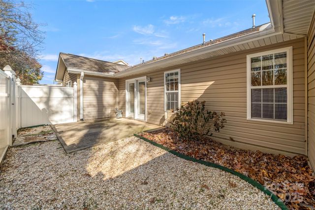 270 Farington Circle, Fletcher, NC 28732