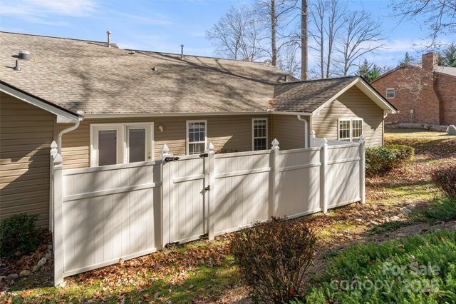 270 Farington Circle, Fletcher, NC 28732