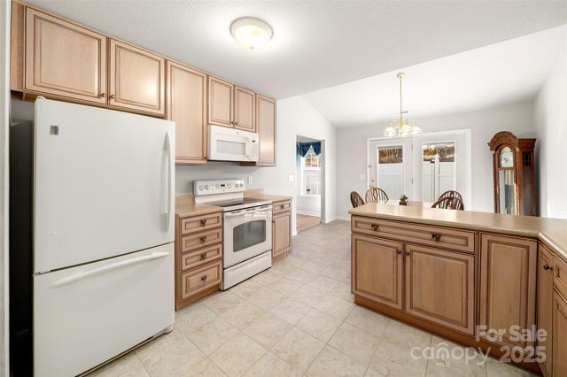 270 Farington Circle, Fletcher, NC 28732