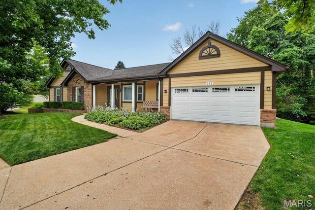 145 Rhinegarten Drive, Florissant, MO 63031