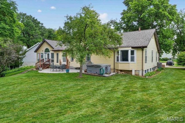 145 Rhinegarten Drive, Florissant, MO 63031