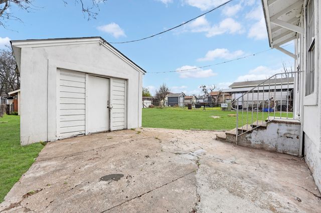 4123 Dawes Drive, Dallas, TX 75211