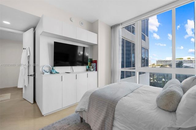 100 S Pointe Dr 509, Miami Beach, FL 33139