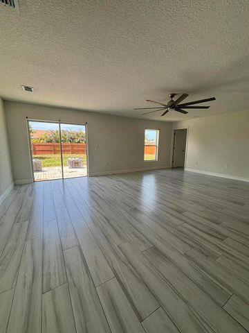 2231 SE MARIPOSA Avenue, Port St. Lucie, FL 34952