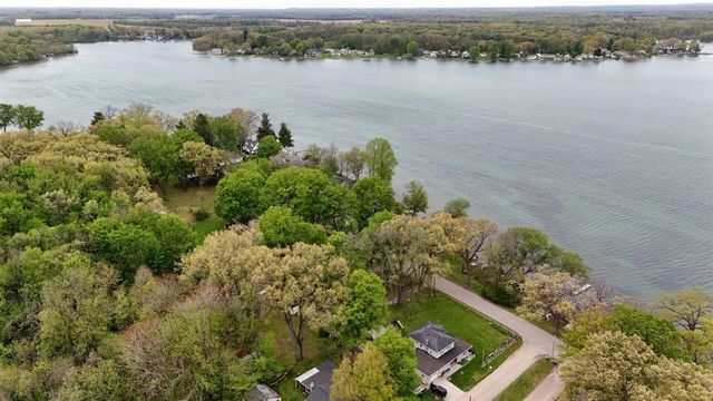 20160 Parkway Avenue, Three Rivers, MI 49093