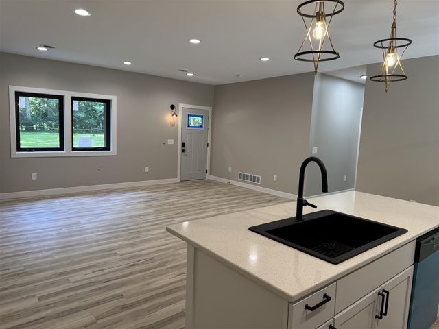 20160 Parkway Avenue, Three Rivers, MI 49093