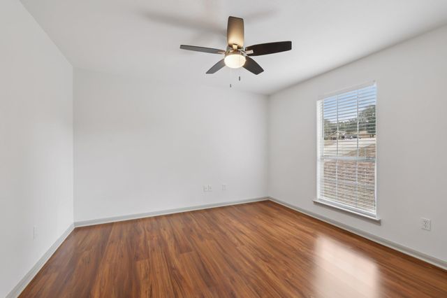 4500 Rimrock DR, Lago Vista, TX 78645