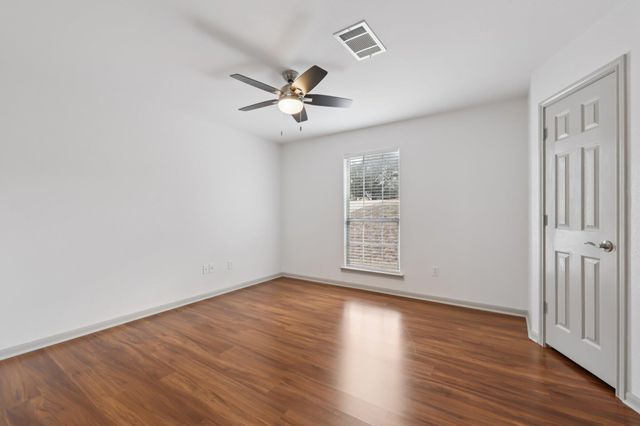 4500 Rimrock DR, Lago Vista, TX 78645