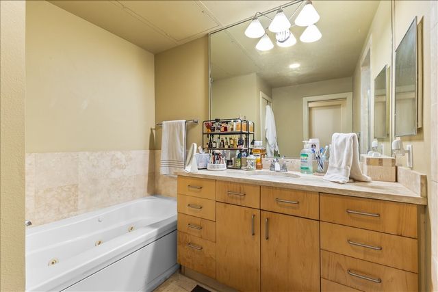 5055 Addison Circle 427, Addison, TX 75001