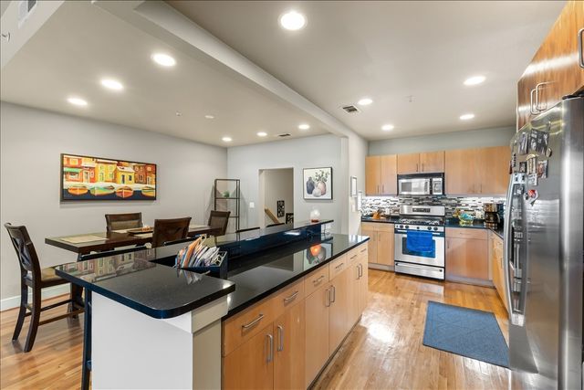 5055 Addison Circle 427, Addison, TX 75001