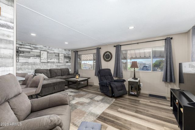 747 E GERMANN Road 18, San Tan Valley, AZ 85140