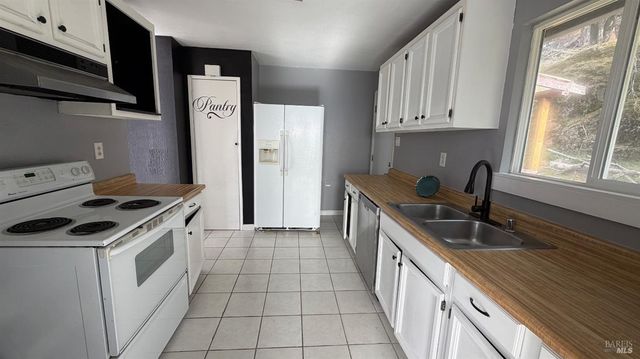 27231-27239 Oriole Dr, Willits, CA 95490