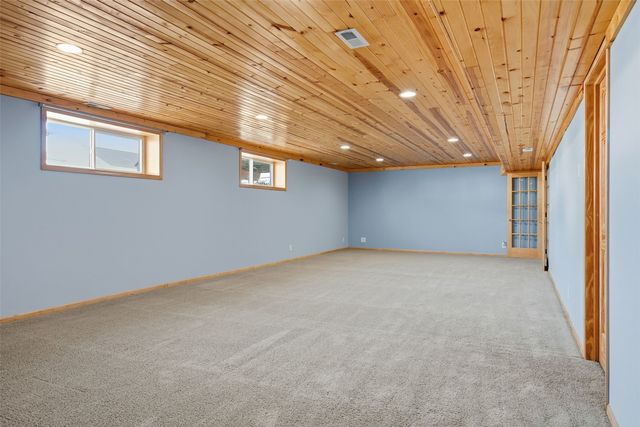 1110 Capri Drive NE, Cedar Rapids, IA 52402