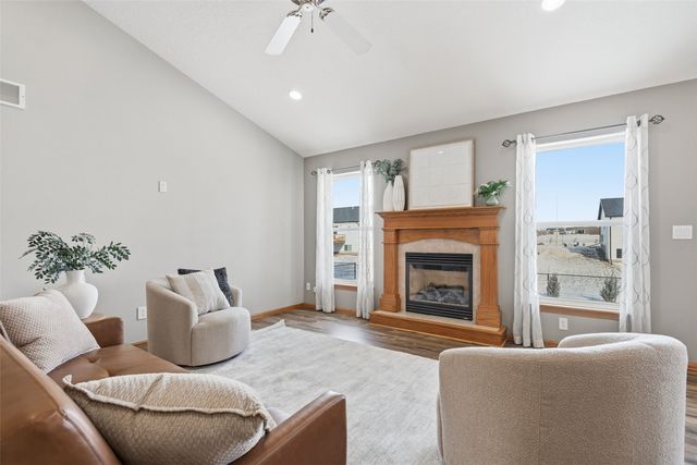 1110 Capri Drive NE, Cedar Rapids, IA 52402