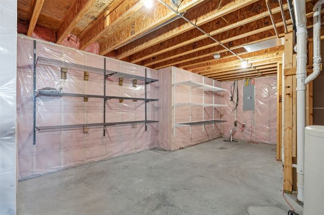 1110 Capri Drive NE, Cedar Rapids, IA 52402