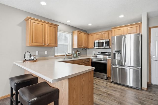 1110 Capri Drive NE, Cedar Rapids, IA 52402