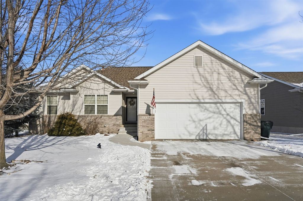 1110 Capri Drive NE, Cedar Rapids, IA 52402