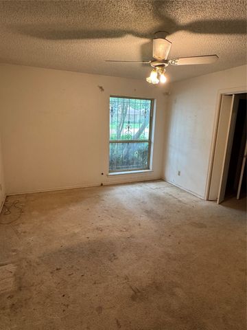 2200 Shady Meadow Court, Arlington, TX 76013