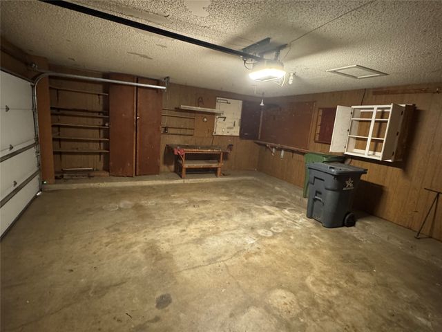 2200 Shady Meadow Court, Arlington, TX 76013