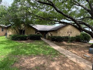 2200 Shady Meadow Court, Arlington, TX 76013