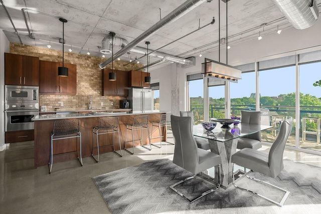 4141 PENNSYLVANIA Avenue 407, Kansas City, MO 64111