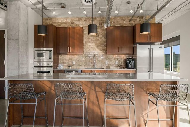 4141 PENNSYLVANIA Avenue 407, Kansas City, MO 64111