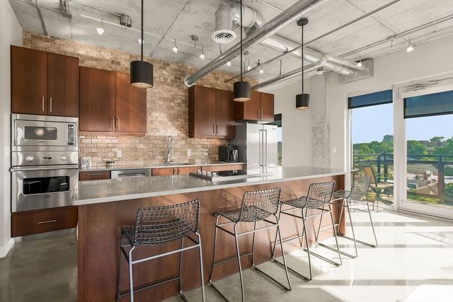 4141 PENNSYLVANIA Avenue 407, Kansas City, MO 64111