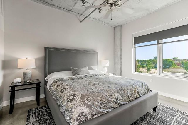 4141 PENNSYLVANIA Avenue 407, Kansas City, MO 64111