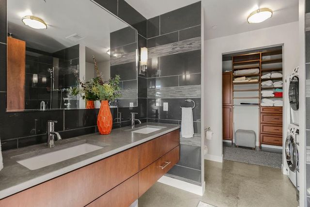 4141 PENNSYLVANIA Avenue 407, Kansas City, MO 64111