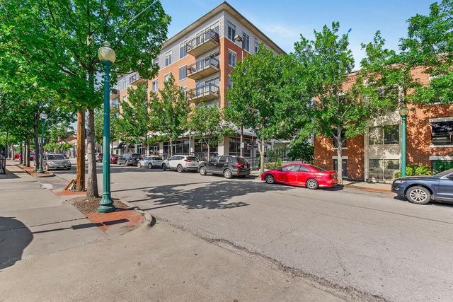 4141 PENNSYLVANIA Avenue 407, Kansas City, MO 64111