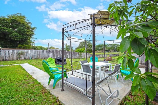 7471 SW 1st Street, Margate, FL 33068