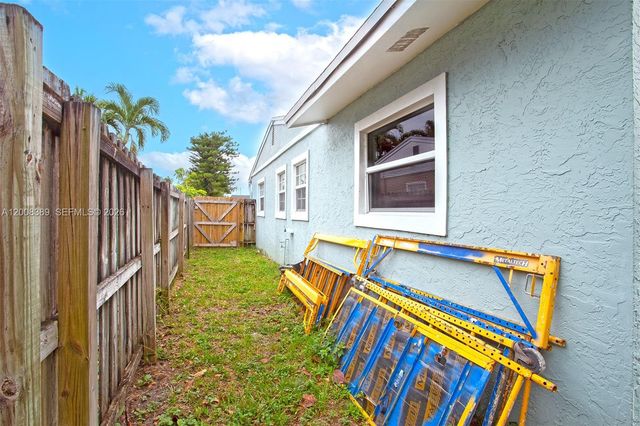 7471 SW 1st Street, Margate, FL 33068