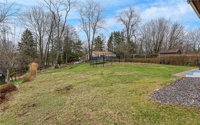 3900 Bonita Dr, Hampton, PA 15101