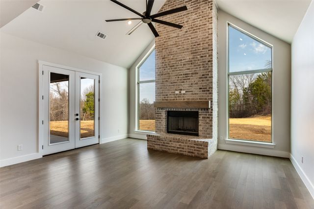 521 Aermotor Loop, Weatherford, TX 76085