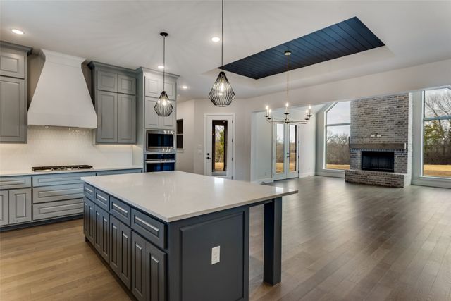 521 Aermotor Loop, Weatherford, TX 76085