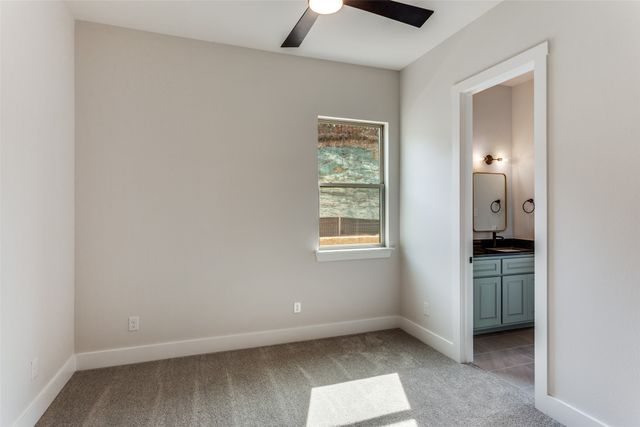 521 Aermotor Loop, Weatherford, TX 76085