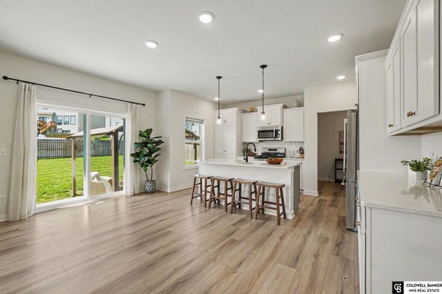 13710 S 54 Street, Papillion, NE 68133